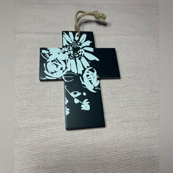Elegant Cross Home Wall Decor EPC See photos for size references! - Picture 1 of 5